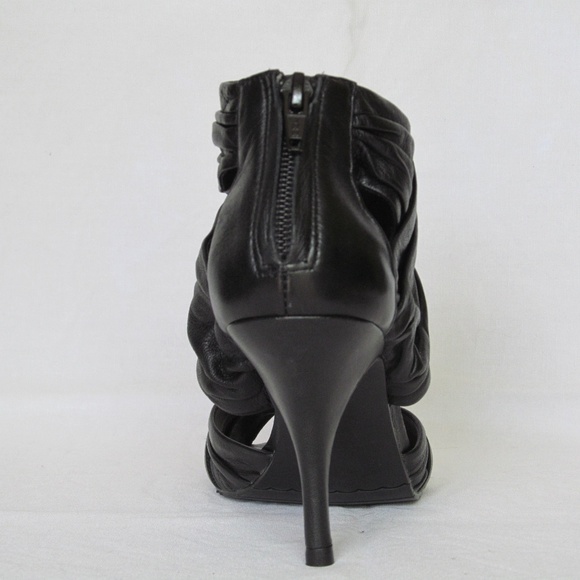 High Heel Sandals - Picture 3 of 6